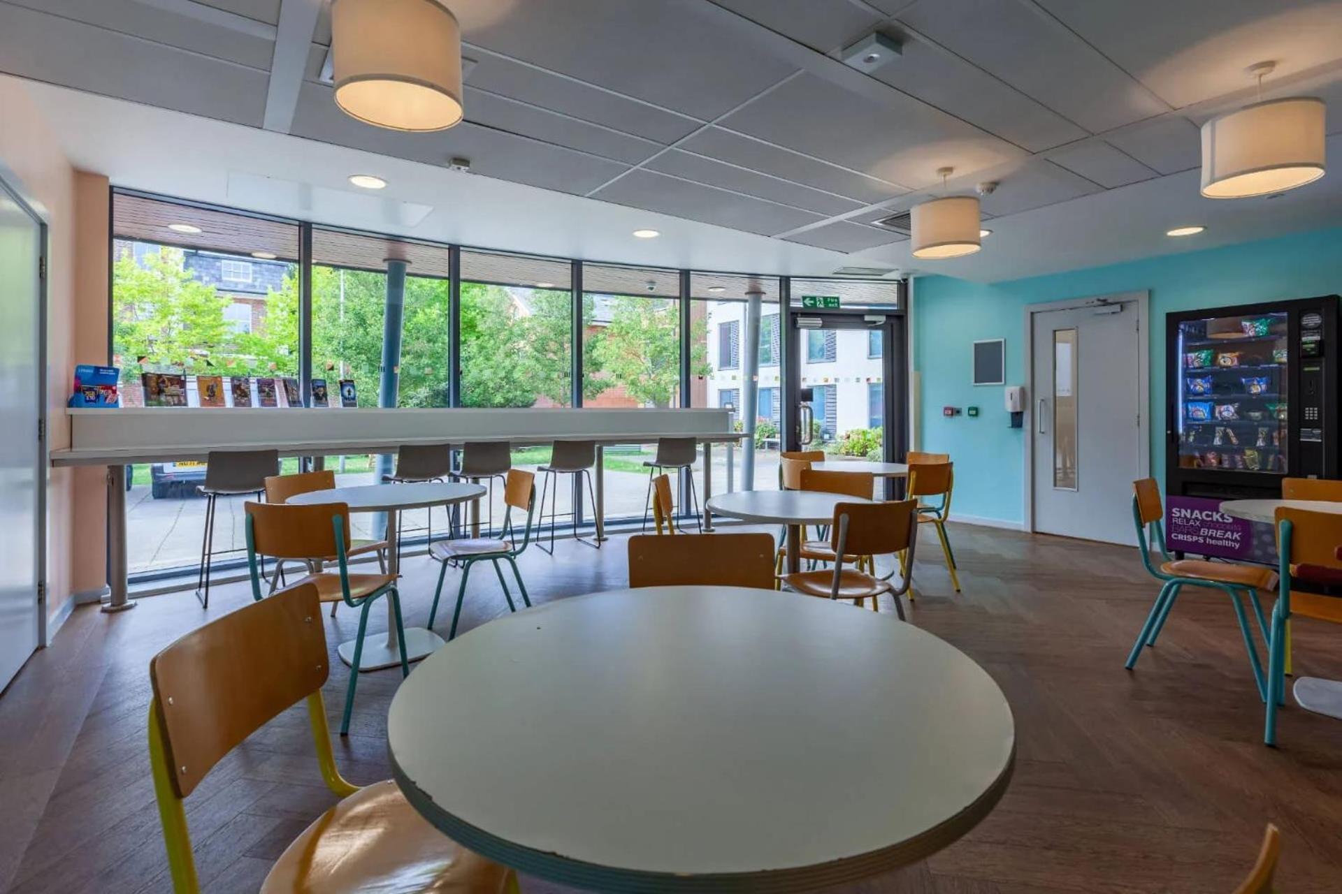 Students Only - Kendrick Hall In Reading Exterior photo